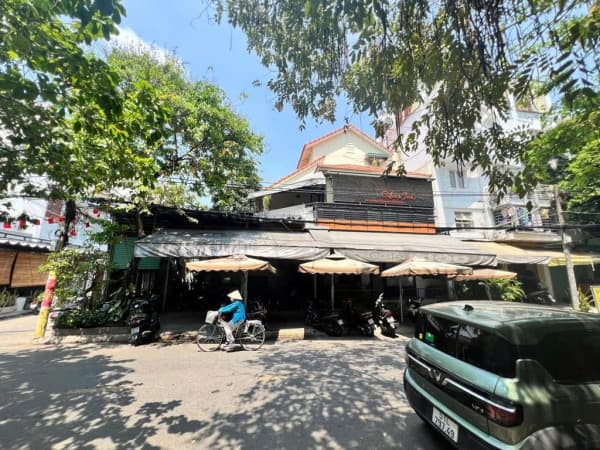 Quận 7, Khách Sạn Mặt Tiền Đường Hoàng Quốc Việt, 7 Tầng, 21 Phòng, 5x28m, Bán Gấp